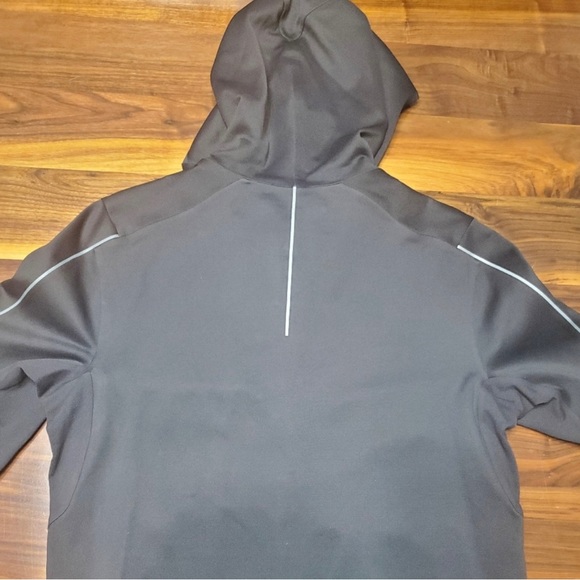 Men’s lululemon Hooded Waterproof Jacket - Picture 2 of 6
